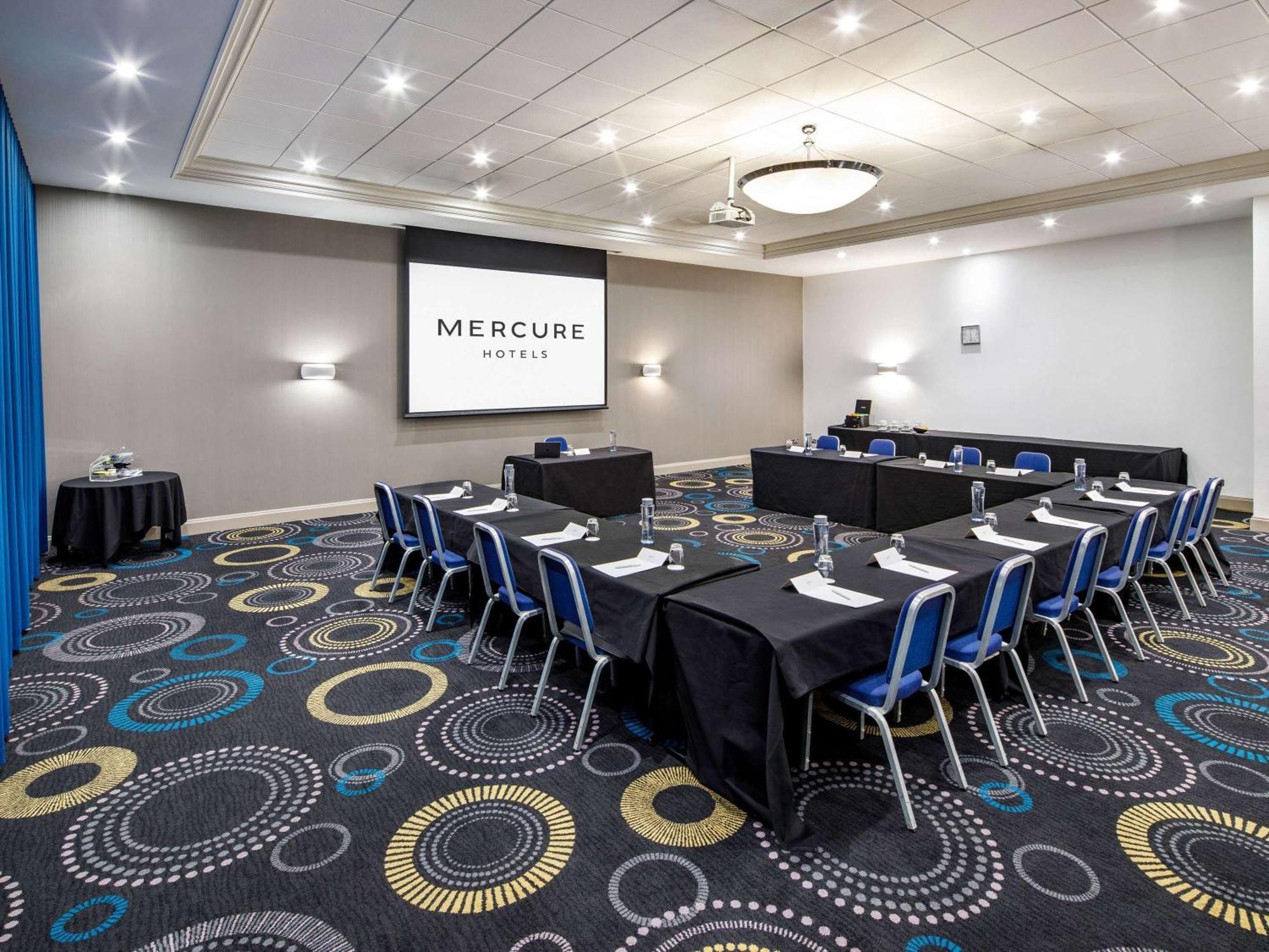 Mercure Telford Centre Hotel Exteriör bild
