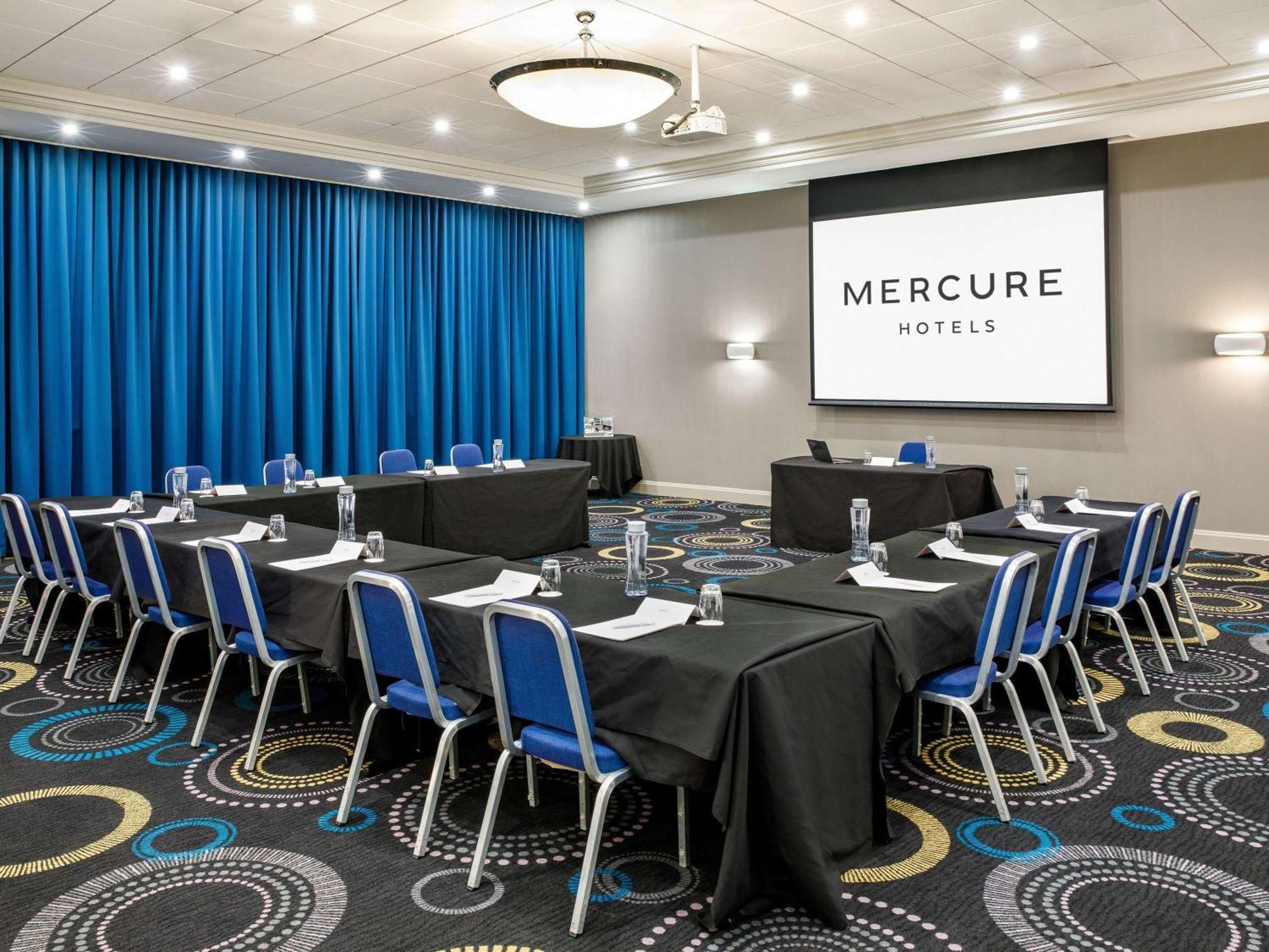 Mercure Telford Centre Hotel Exteriör bild