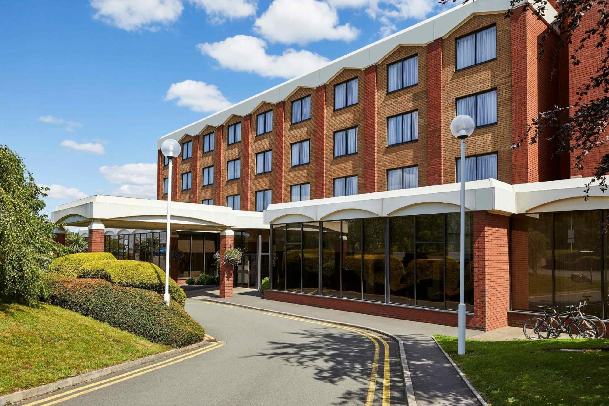 Mercure Telford Centre Hotel Exteriör bild